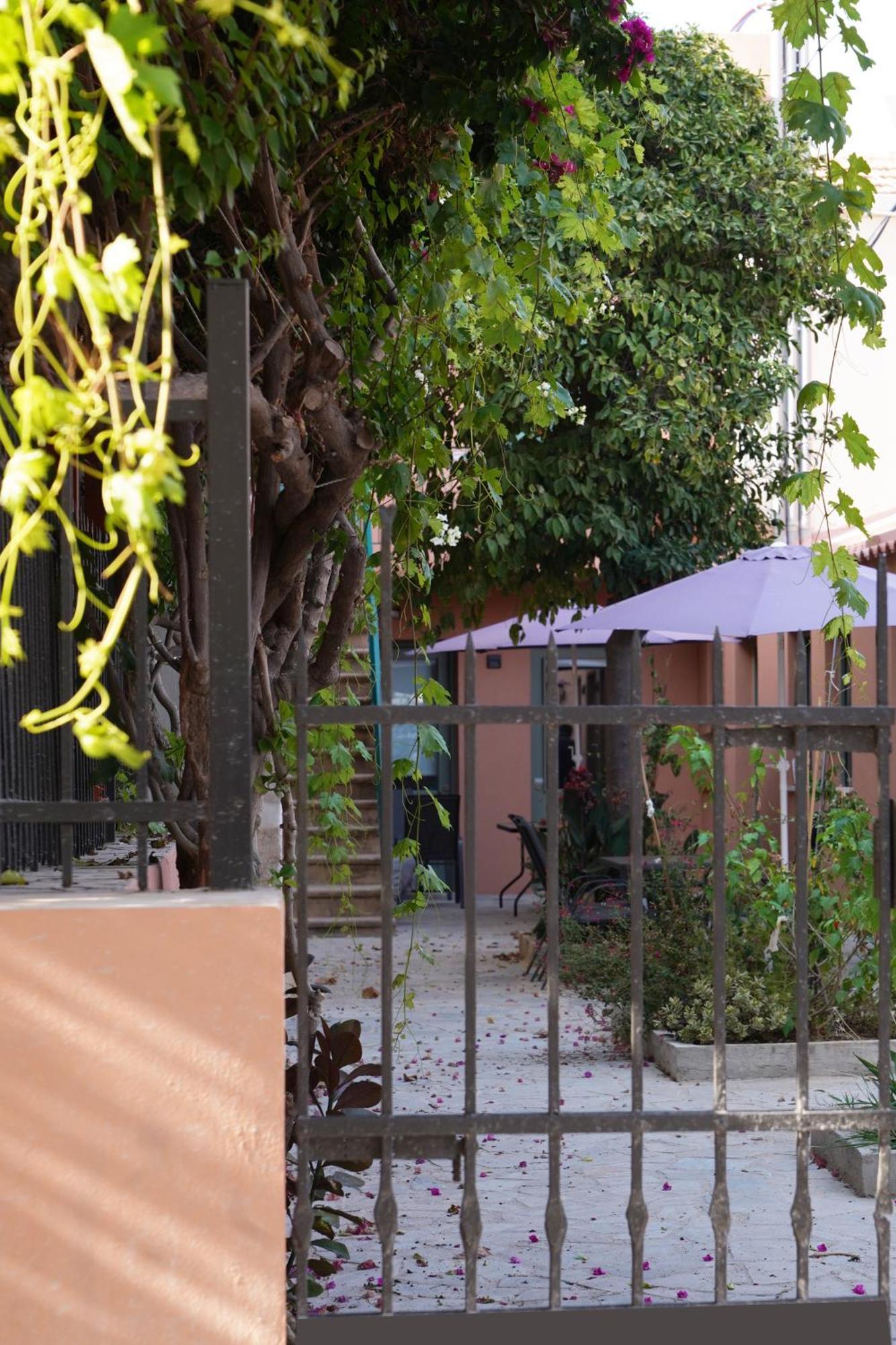 Lindas Convent Garden Home 1 Chania  Bagian luar foto